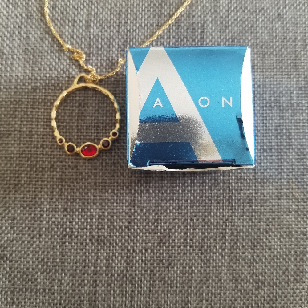 Vintage Avon Necklace - Picture 7 of 10